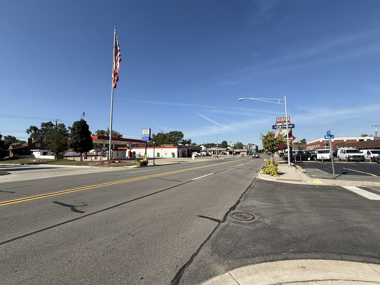 3515 Twelve Mile Rd, Berkley, MI for lease - Building Photo - Image 3 of 4