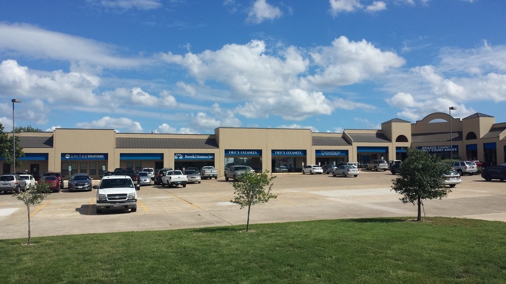 3030 E 29th St, Bryan, TX for lease - Building Photo - Image 2 of 5