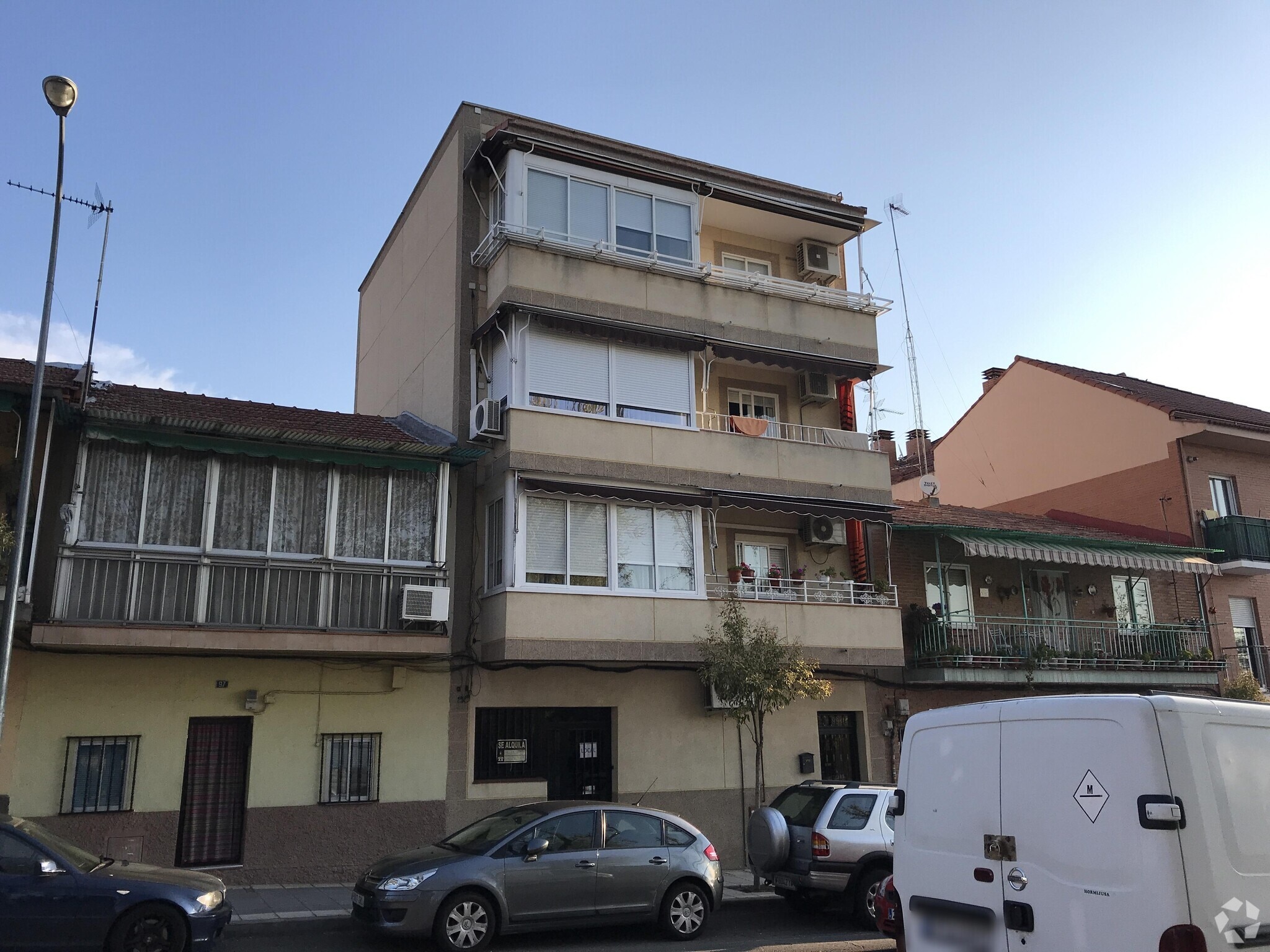 Retail in San Fernando de Henares, Madrid for lease Primary Photo- Image 1 of 3