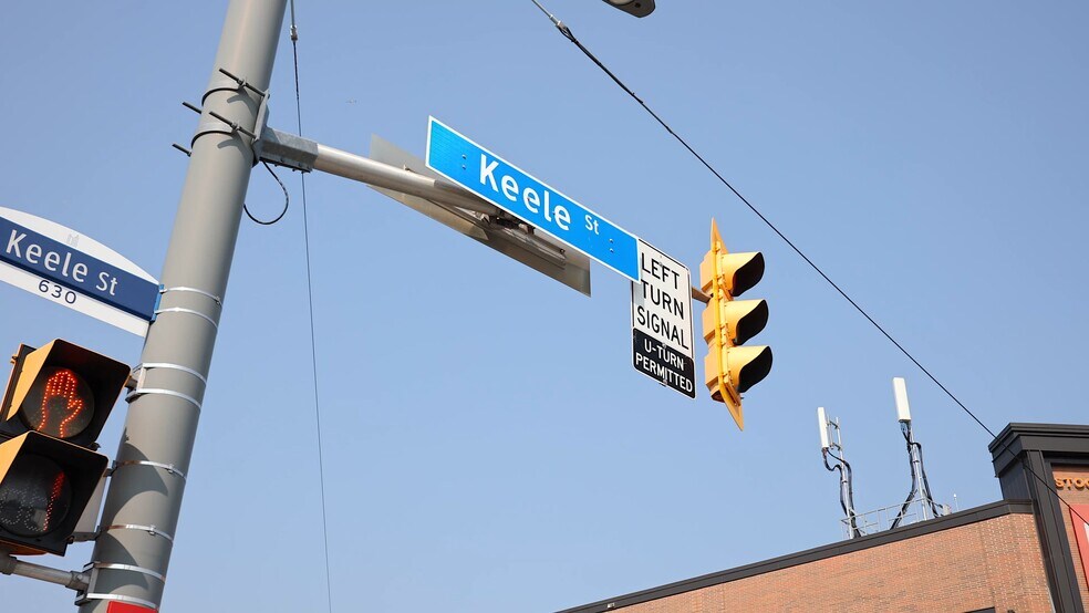 603 Keele St, Toronto, ON à louer - Vidéo sur l’inscription commerciale - Image 2 de 30