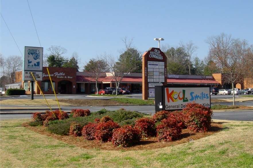 5495 Old National Hwy, College Park, GA à louer - Photo du bâtiment - Image 2 de 20