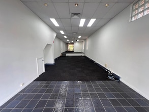 72-74 Hall St, Bondi Beach for lease Interior Photo- Image 2 of 2