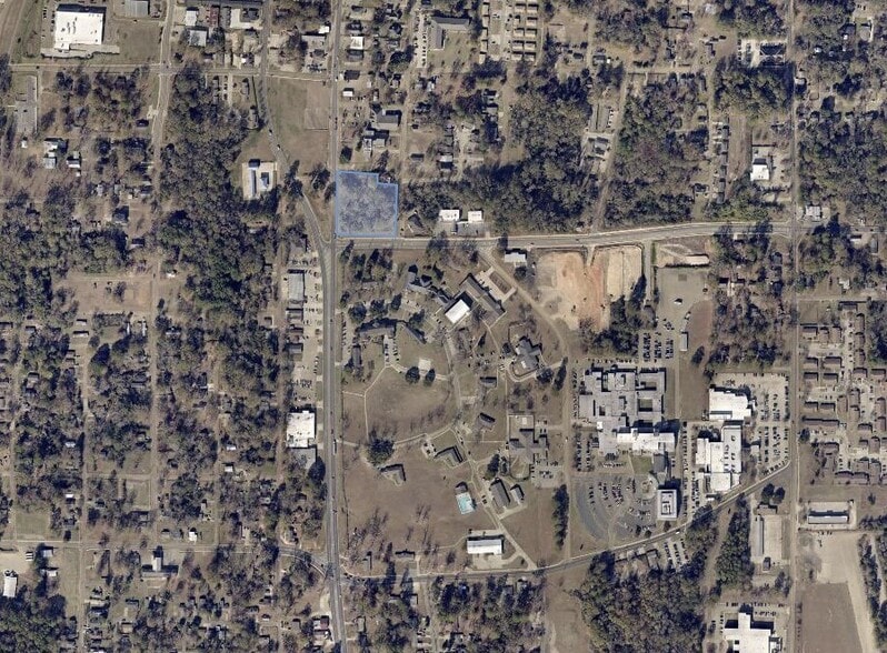 711 N Vienna St, Ruston, LA for sale - Primary Photo - Image 1 of 1