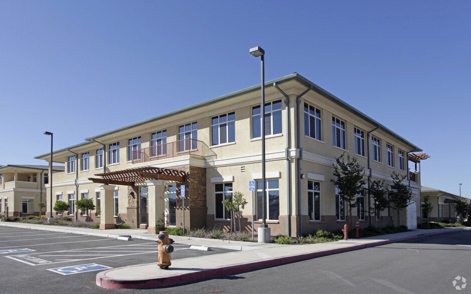 182-192 Gateway Rd E, Napa, CA à louer - Photo du bâtiment - Image 2 de 3