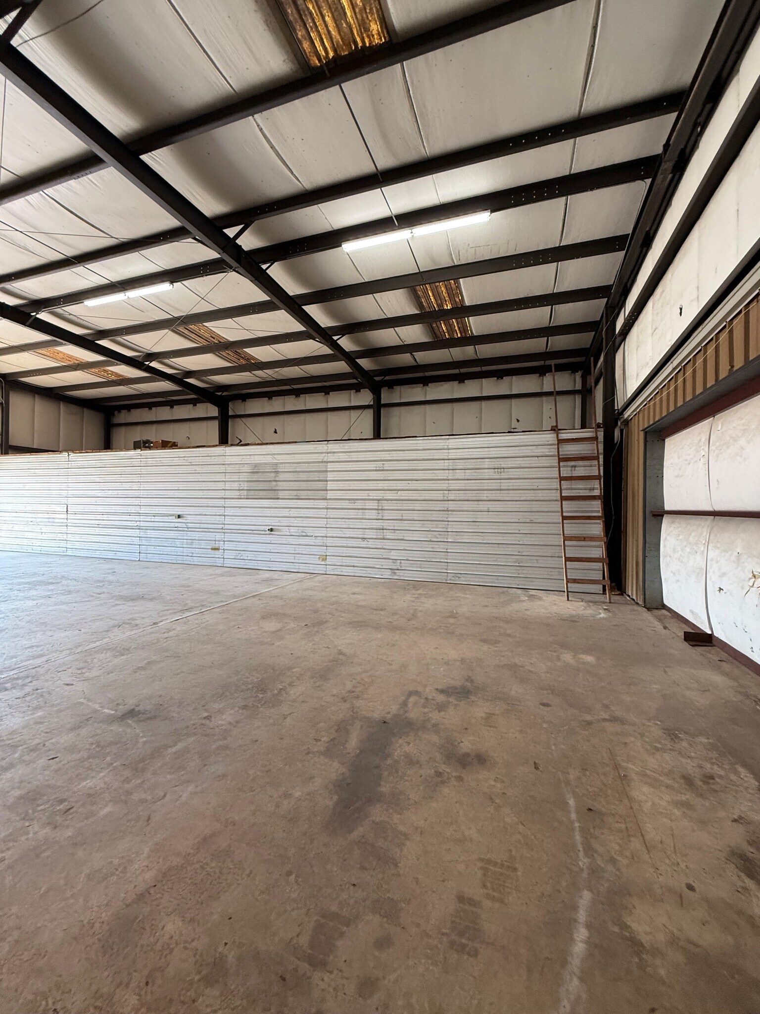 1407 S Kings Hwy, Texarkana, TX for lease Interior Photo- Image 1 of 6