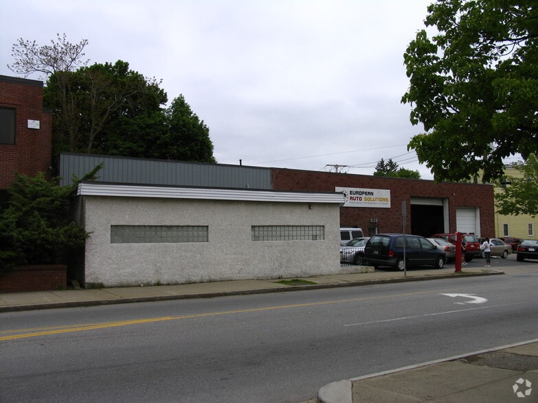 838 Moody St, Waltham, MA for lease - Building Photo - Image 2 of 4