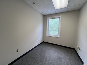 137 Epping Rd, Exeter, NH à louer Photo intérieure- Image 2 de 7