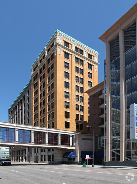 Minneapolis Grain Exchange portefeuille de 3 propriétés à vendre sur LoopNet.ca - Photo du bâtiment - Image 2 de 3