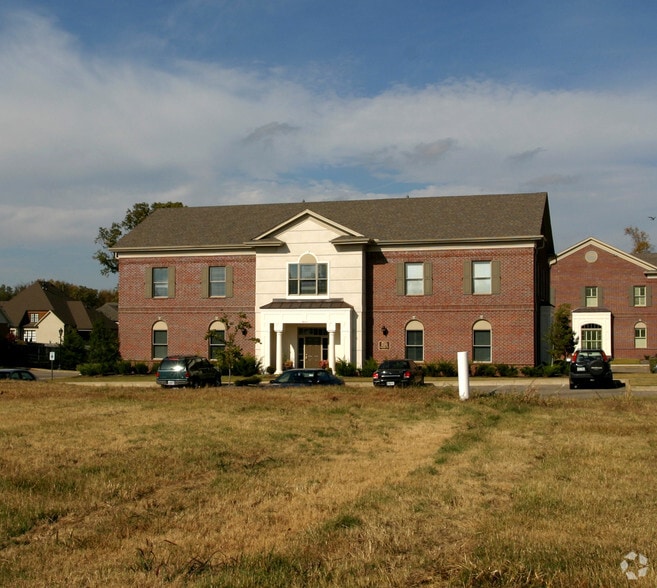 9033 Garden Arbor Dr, Germantown, TN for sale - Building Photo - Image 2 of 3