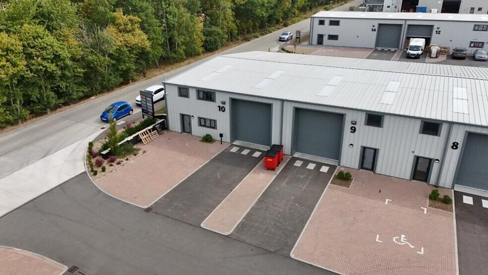 10 Sixth Av, Halstead for sale - Building Photo - Image 1 of 1