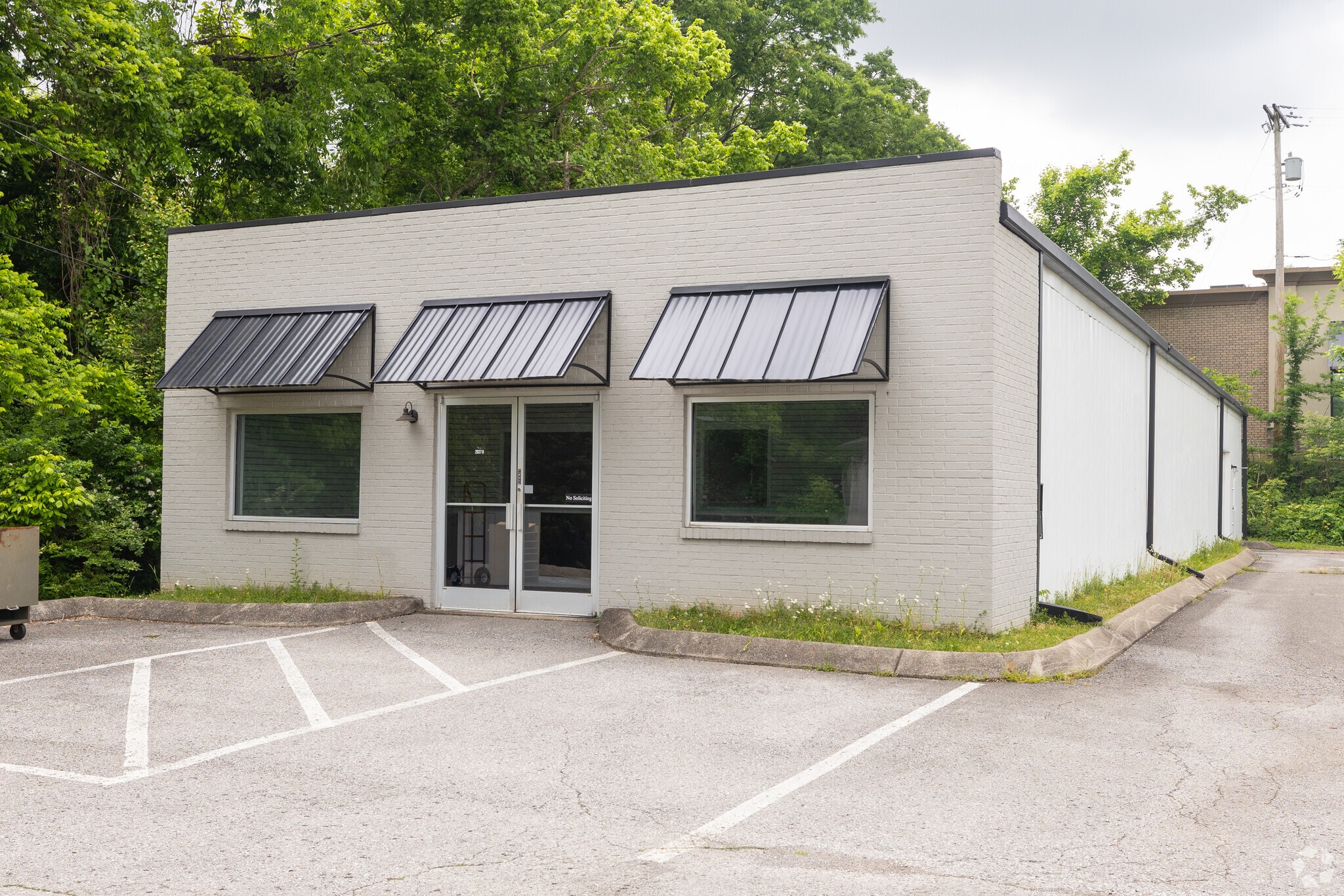 2 Building Portfolio portfolio of 2 properties for sale on LoopNet.ca Primary Photo- Image 1 of 2