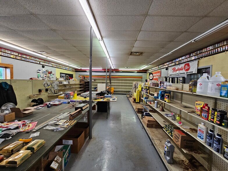 105 N Mable St, Pinconning, MI à vendre - Photo du bâtiment - Image 3 de 8