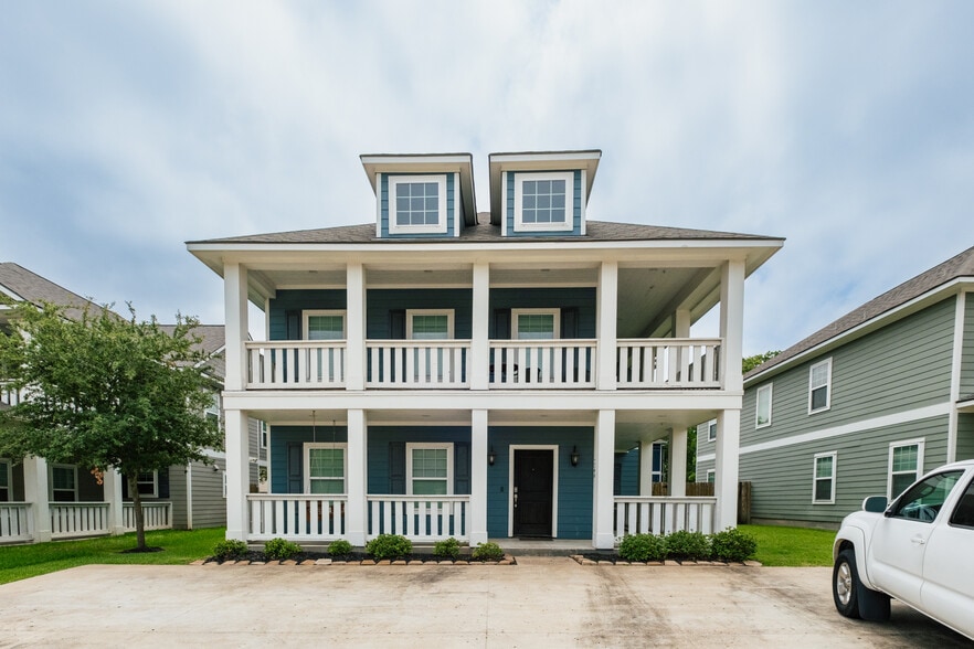 4208 Oaklawn St, Bryan, TX à vendre - Photo principale - Image 1 de 1