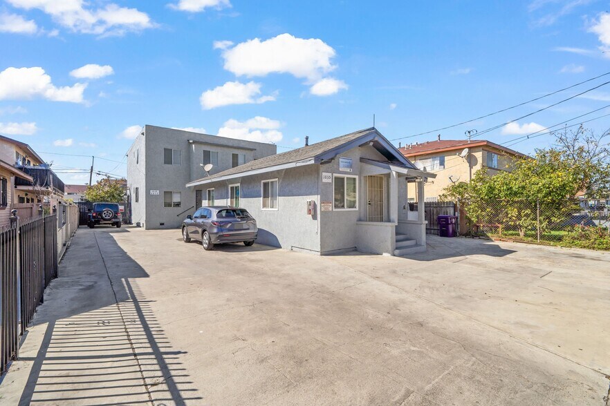 1035-1035 1/2 Orange Ave, Long Beach, CA à vendre - Photo du bâtiment - Image 2 de 12