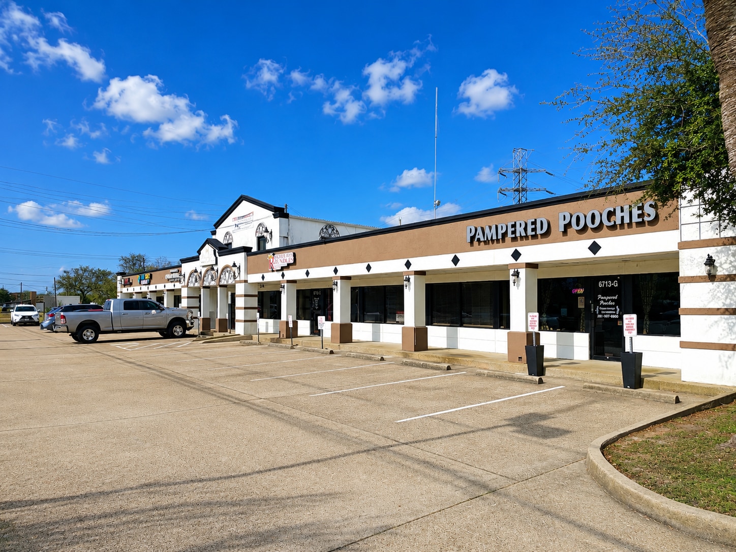 6713 Broadway, Pearland, TX for lease Building Photo- Image 1 of 13