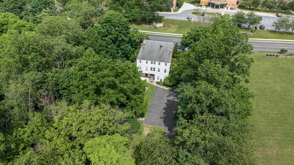 25930 Ridge Rd, Damascus, MD à vendre - Photo du bâtiment - Image 3 de 13