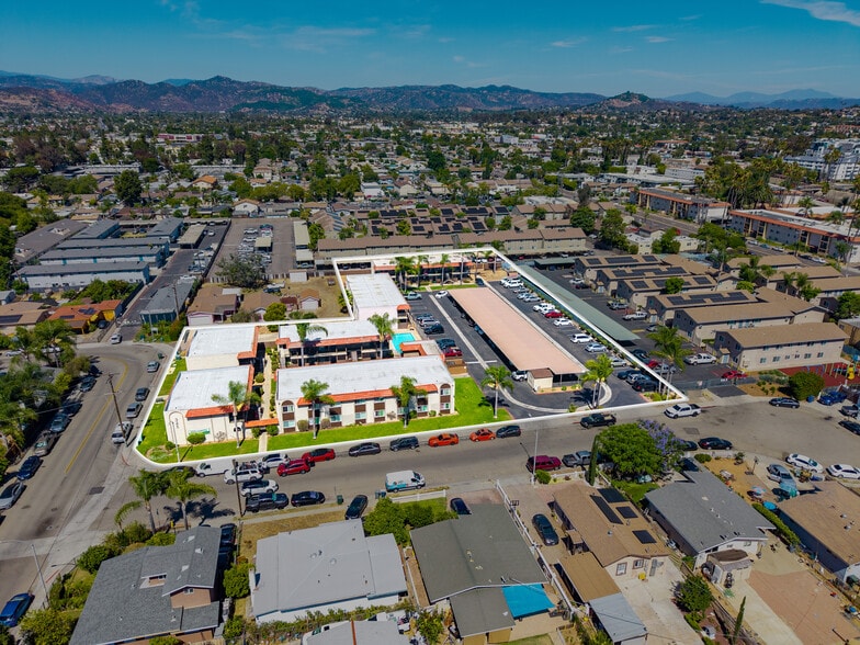 345 E Park Ave, Escondido, CA for sale - Building Photo - Image 2 of 16