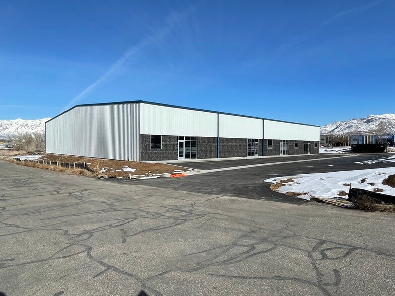 1224 W 3300 S, Ogden, UT for lease - Building Photo - Image 2 of 3