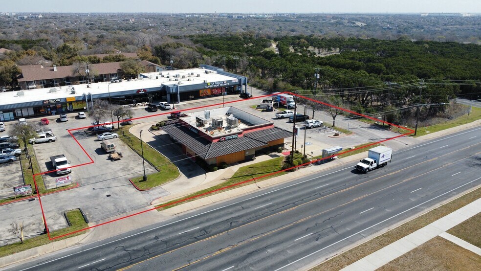 904 E Braker Ln, Austin, TX à vendre - Photo du bâtiment - Image 1 de 8