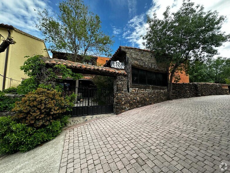 Commerce de détail dans El Atazar, Madrid à vendre - Photo du bâtiment - Image 2 de 25