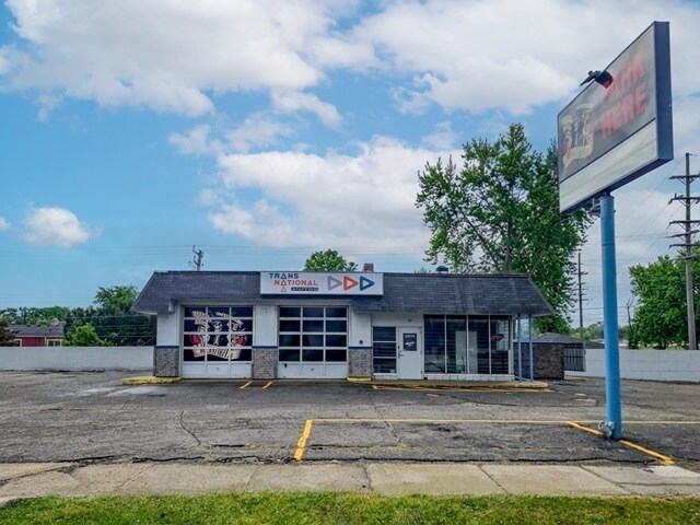 33775 Ford Rd, Garden City, MI à vendre - Photo du bâtiment - Image 2 de 6