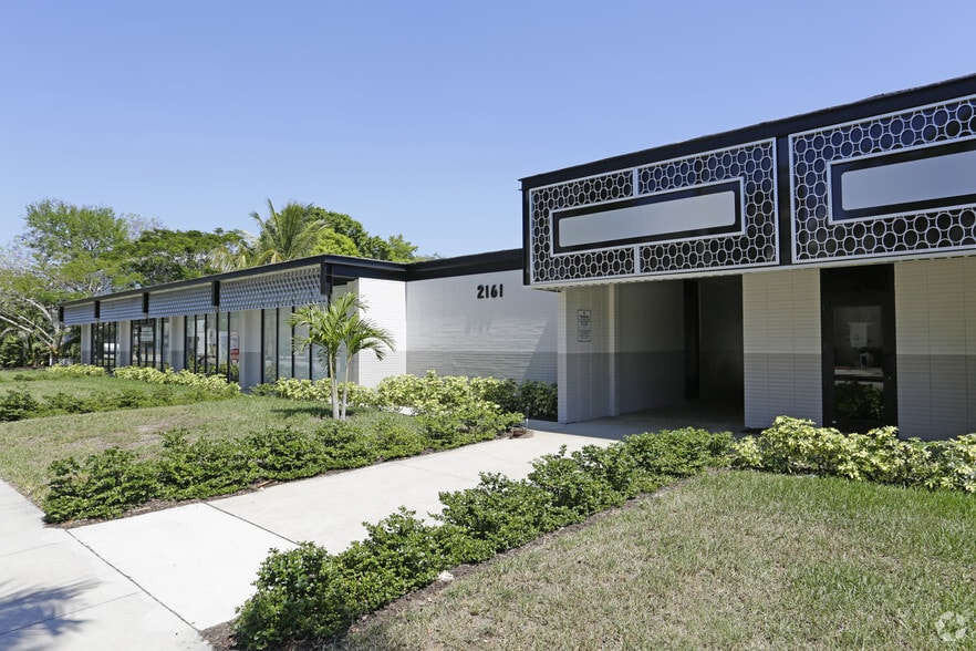 2161 Mcgregor Blvd, Fort Myers, FL à louer - Photo du bâtiment - Image 2 de 28