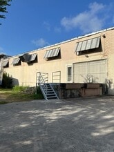 1350 E Southcross Blvd, San Antonio, TX for lease Building Photo- Image 1 of 5