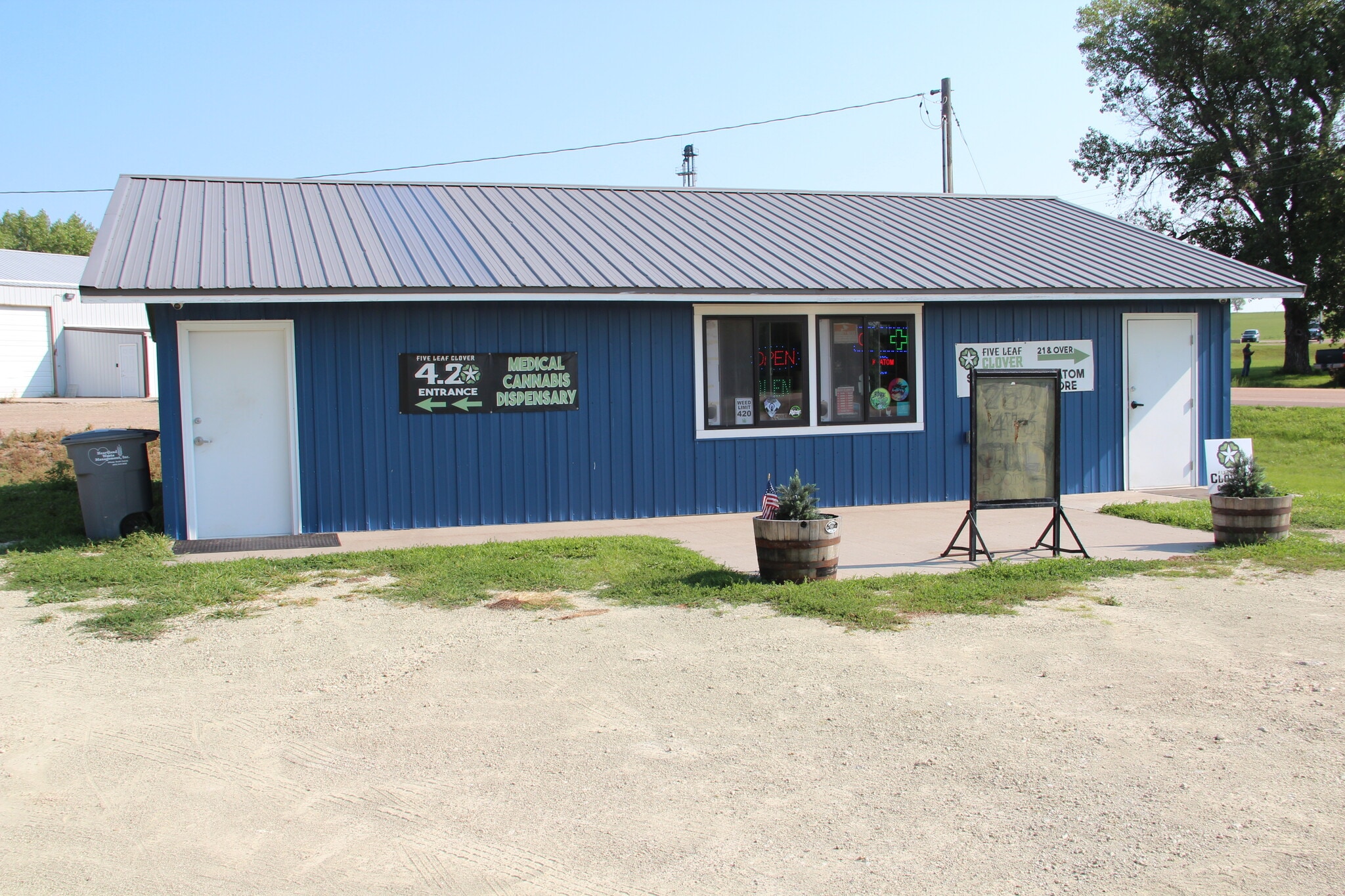 210 E Fourth St, Colome, SD à vendre Photo principale- Image 1 de 18