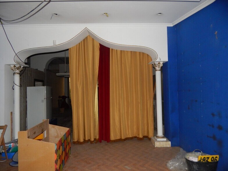 Commerce de détail dans Ontinyent, Valencia à louer - Photo du bâtiment - Image 2 de 9