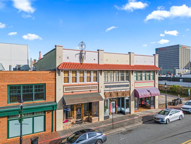 Plus de détails pour 633 N Trade St, Winston-Salem, NC - Bureau à louer