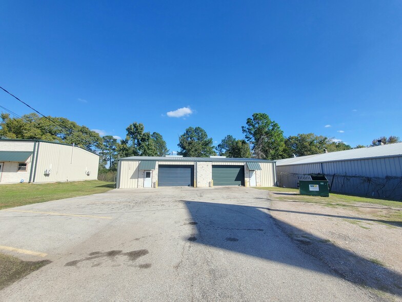 11130 N Highway 75, Willis, TX à vendre - Photo du bâtiment - Image 3 de 28