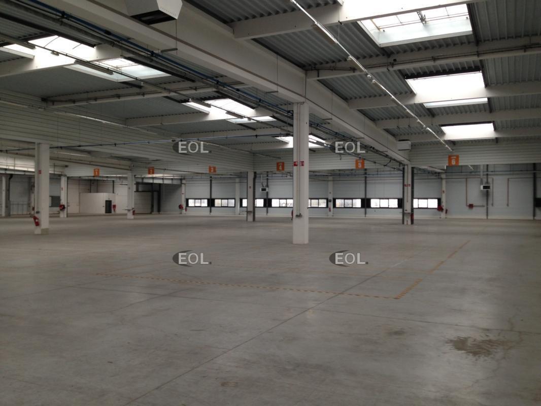 Industrial in Ferrières-en-Brie for lease Building Photo- Image 1 of 12
