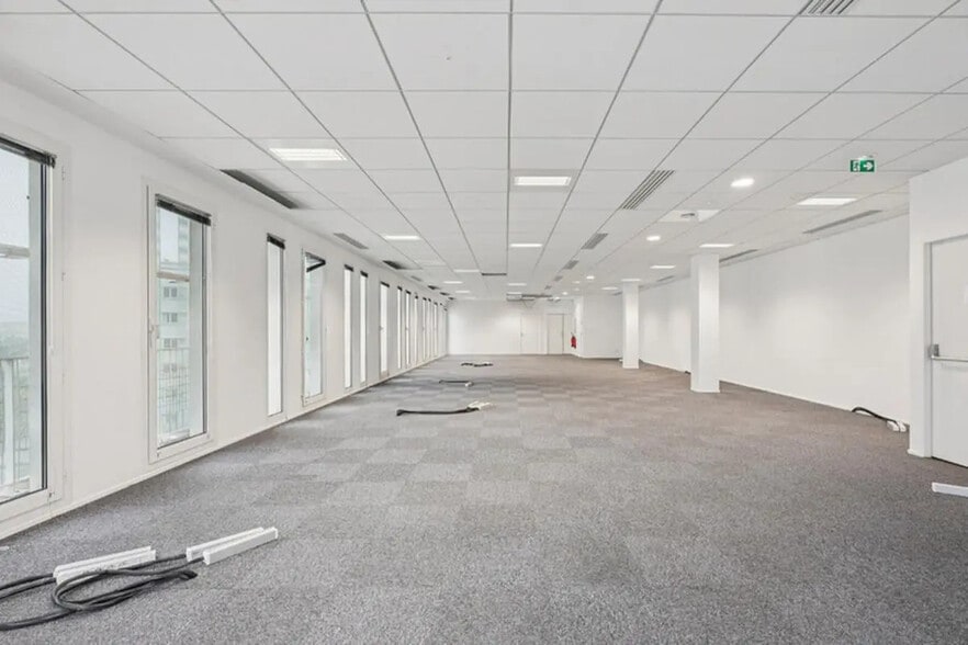 210 Avenue Jean Jaurès, Lyon for lease - Building Photo - Image 3 of 11