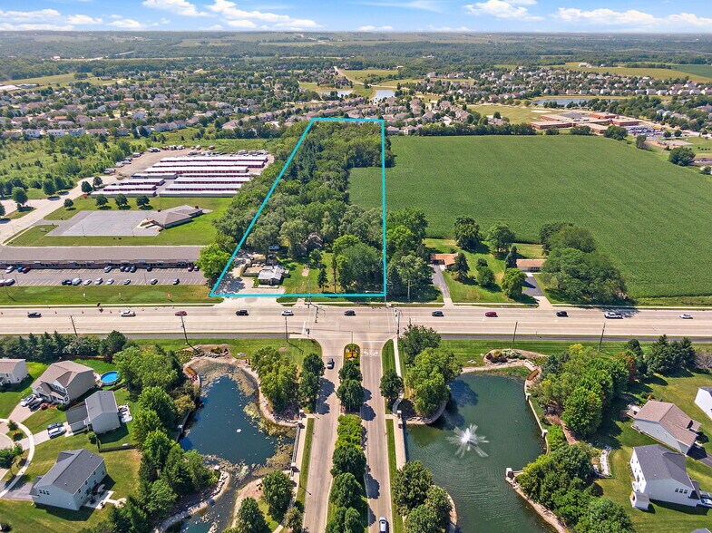 12474 Route 34, Plano, IL à vendre - Photo du bâtiment - Image 1 de 26