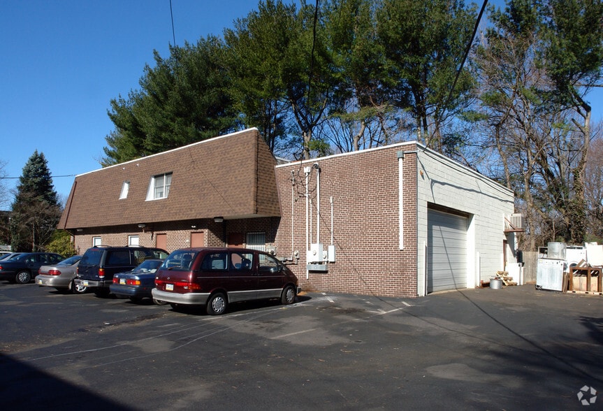 13-15 Henry Ave, Feasterville Trevose, PA à louer - Photo du bâtiment - Image 3 de 5