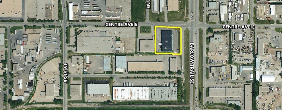 2421 Centre Ave SE, Calgary, AB à vendre - Aérien - Image 1 de 1