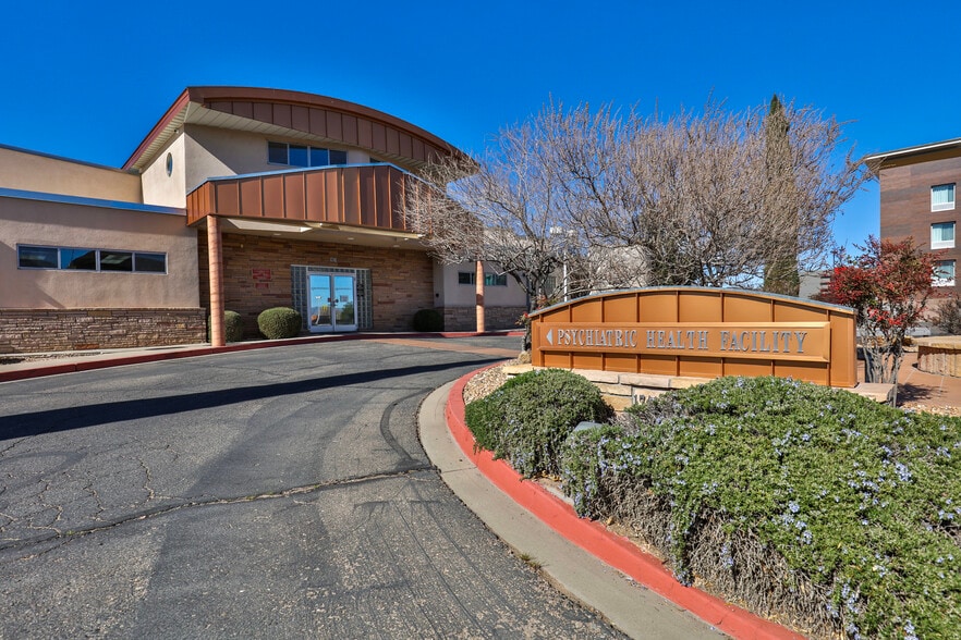 1741 Sycamore Ave., Kingman, AZ for sale - Building Photo - Image 2 of 30