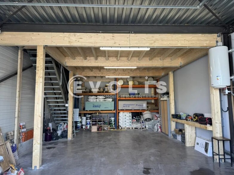 553 Rue Du Chat Botte, Beynost à louer - Photo intérieure - Image 2 de 14