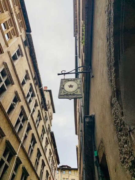 Bureau dans Lyon à louer - Photo du bâtiment - Image 3 de 8