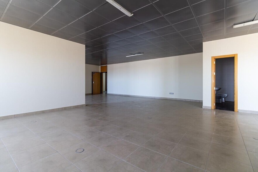Office in El Ejido, Almería for sale - Interior Photo - Image 3 of 19
