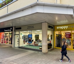 43 Wolsey Walk, Woking à louer Photo du bâtiment- Image 1 de 2