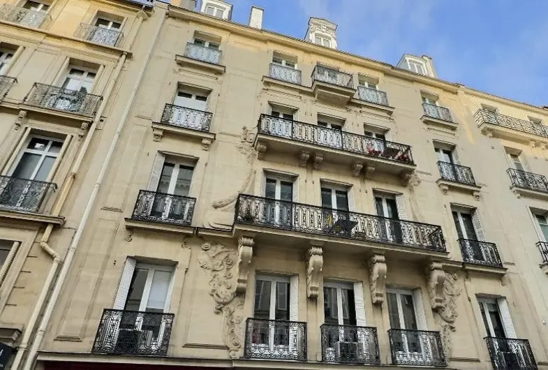 Flex in Paris for lease Building Photo- Image 1 of 9