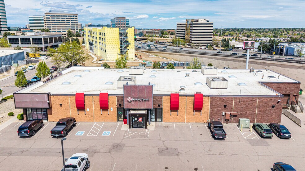 6578 S Yosemite Cir, Englewood, CO à vendre - Photo du bâtiment - Image 2 de 20