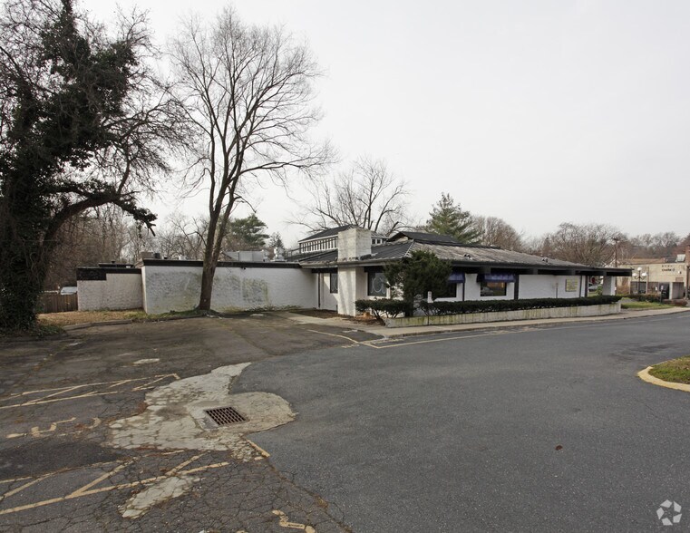 111 Old Kings Hwy, Darien, CT à louer - Photo du bâtiment - Image 2 de 2