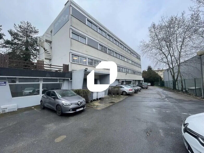 Flex dans Igny à louer - Photo du bâtiment - Image 2 de 11