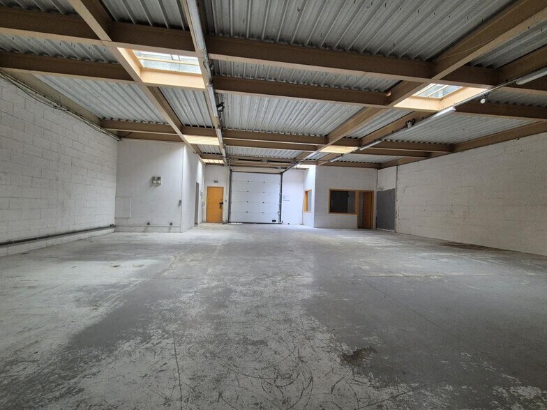 Industrial in Croissy-Beaubourg for lease - Building Photo - Image 2 of 4