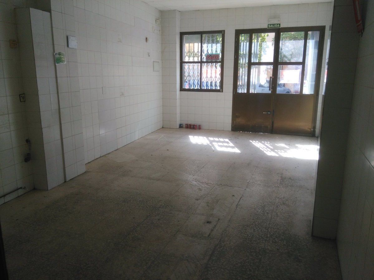 Retail in Cáceres for sale Building Photo- Image 1 of 5