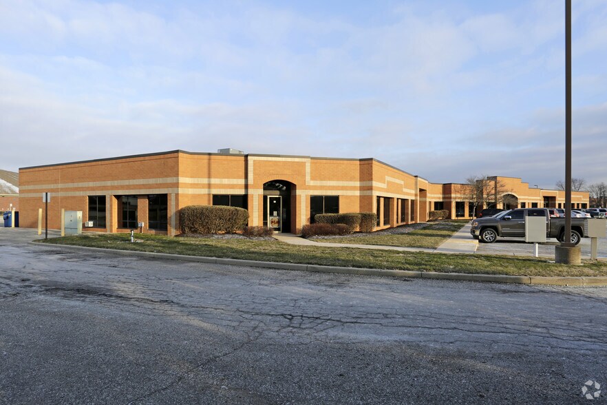 50-164 S Park Blvd, Greenwood, IN à louer - Photo principale - Image 1 de 8