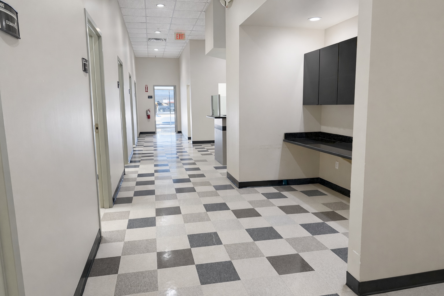 2808 61st St, Galveston, TX for lease Interior Photo- Image 1 of 15