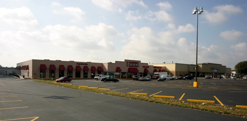 5524 W Colonial Dr, Orlando, FL for lease - Building Photo - Image 3 of 8